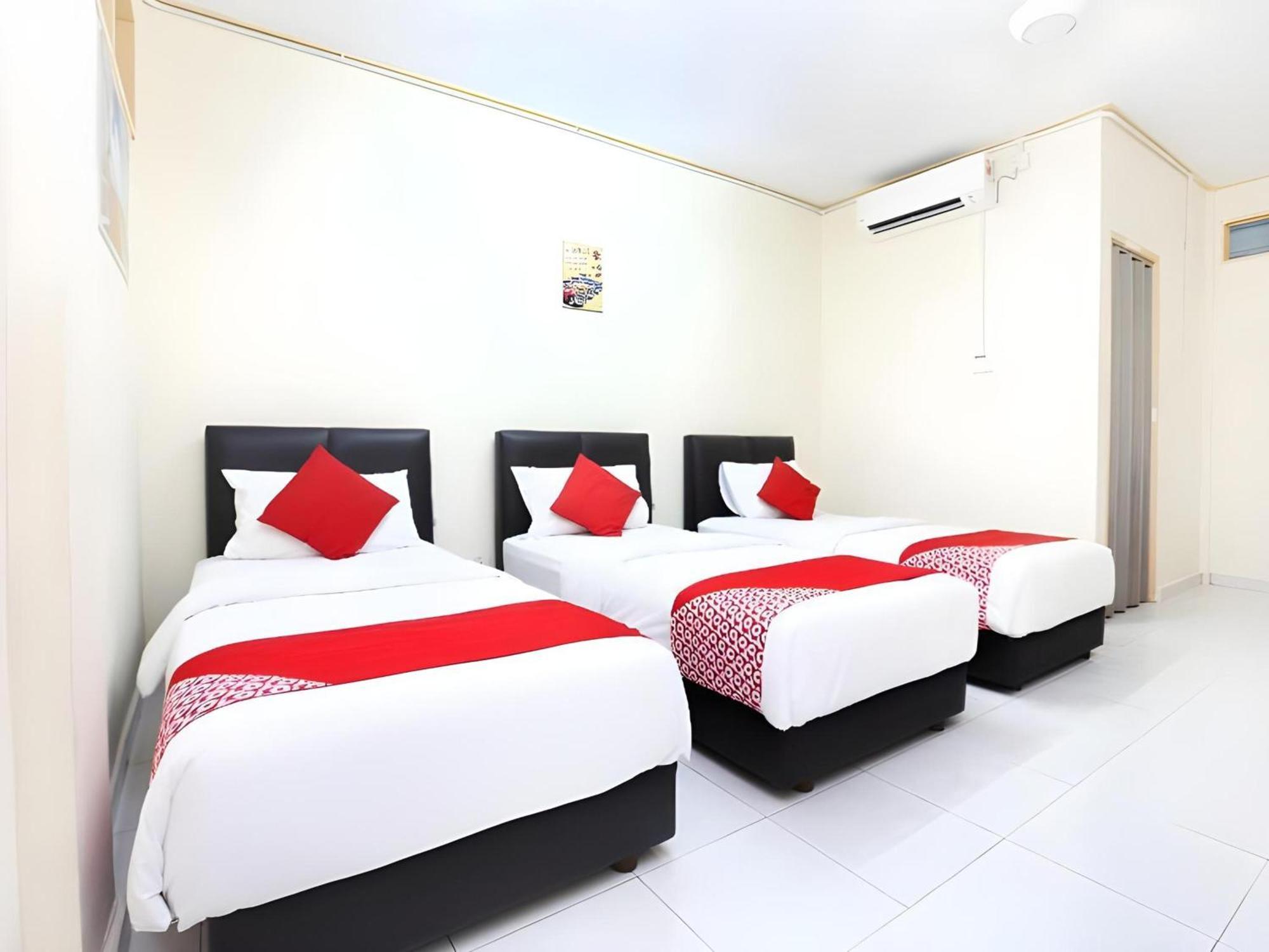 Super Oyo 89640 Hotel Pelangi Marang Exterior foto