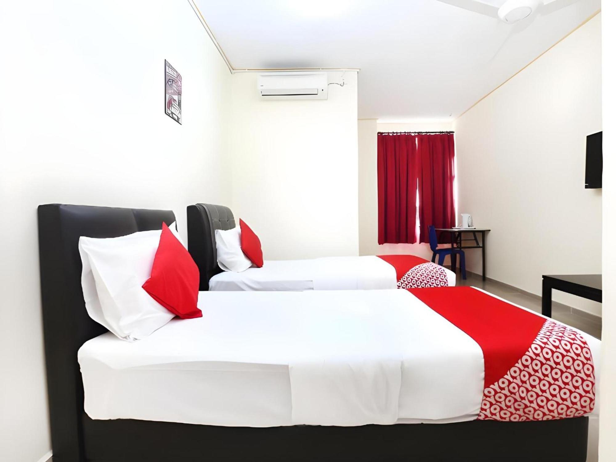 Super Oyo 89640 Hotel Pelangi Marang Exterior foto