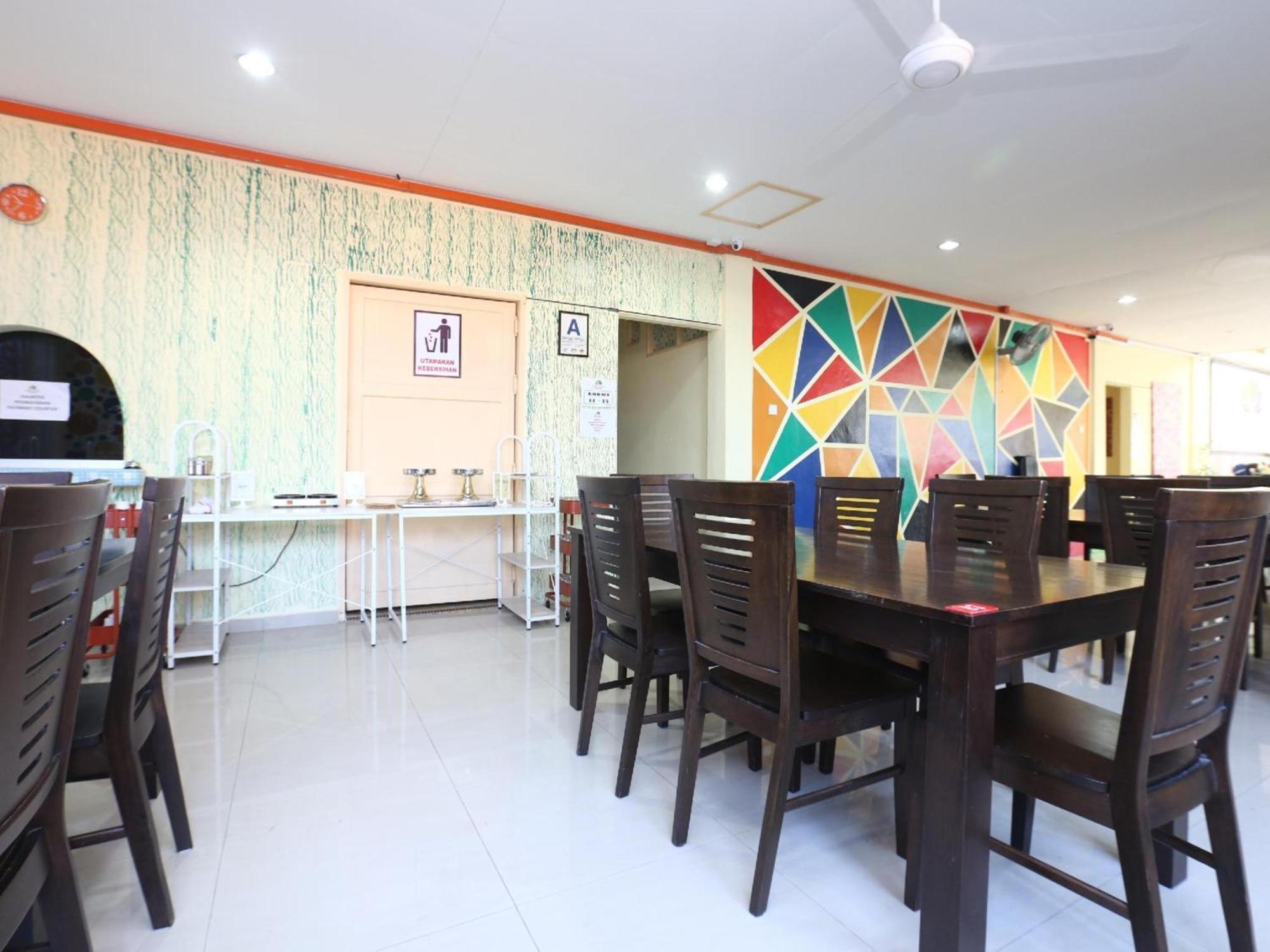 Super Oyo 89640 Hotel Pelangi Marang Exterior foto