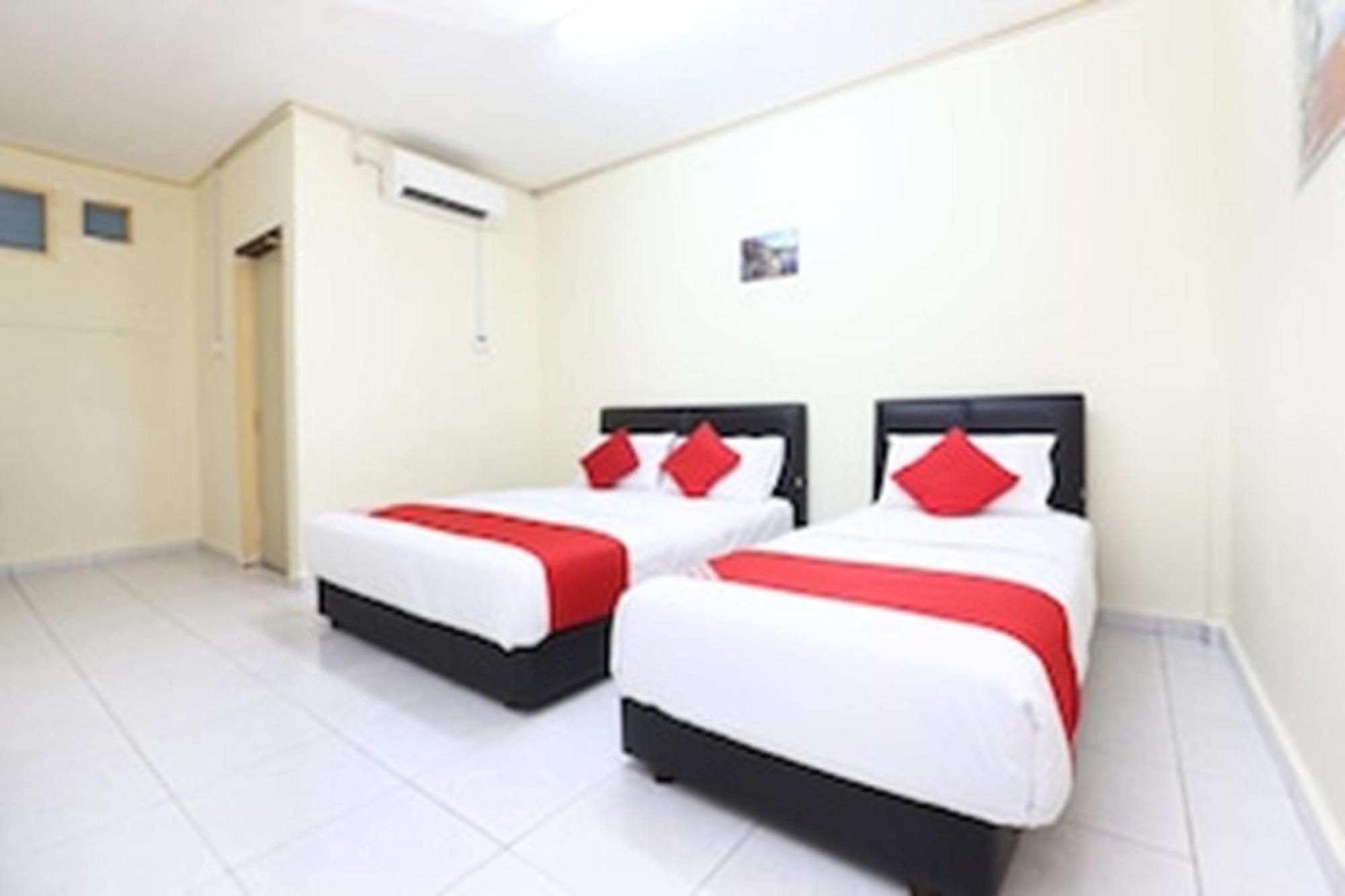Super Oyo 89640 Hotel Pelangi Marang Exterior foto