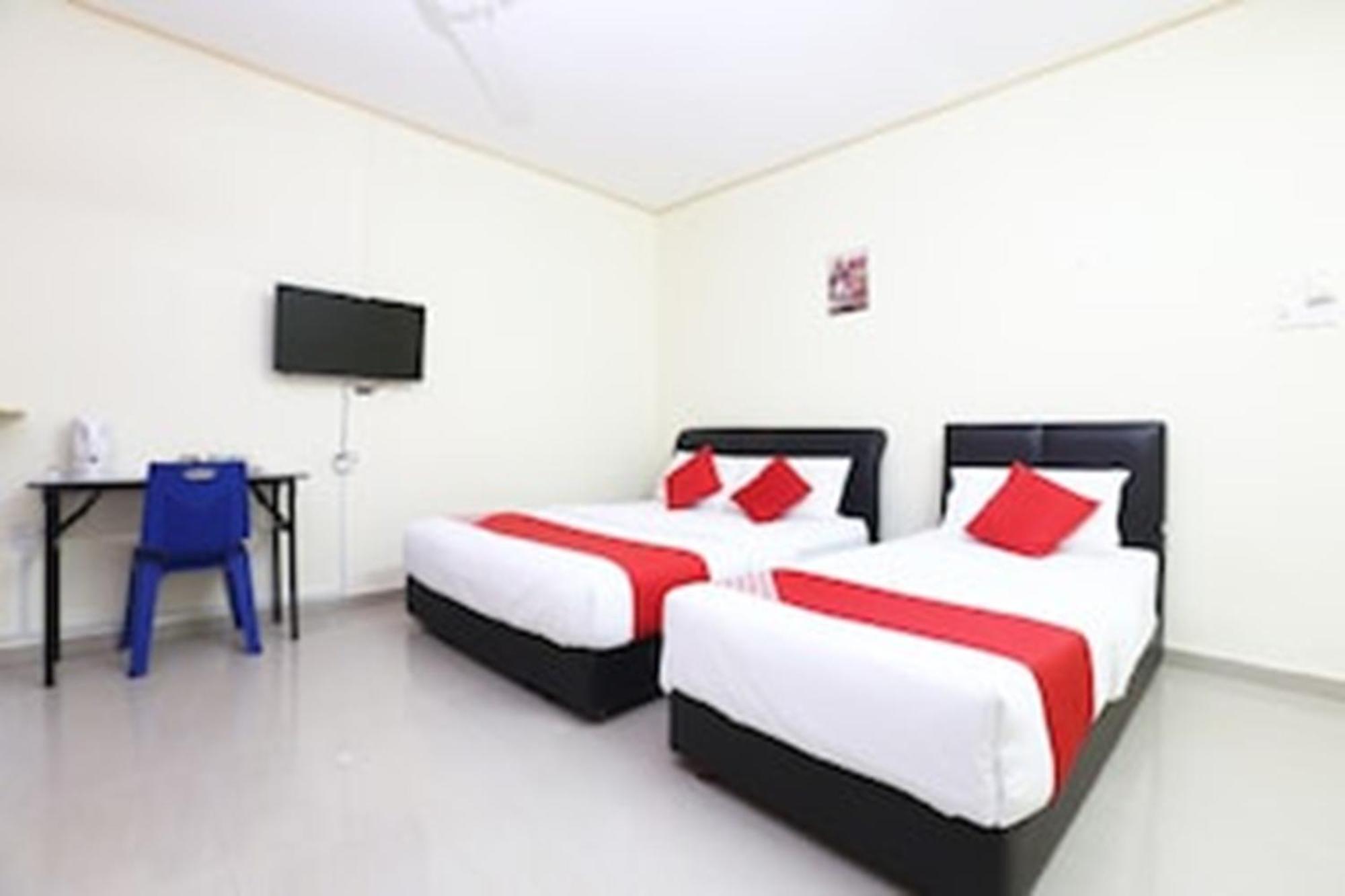 Super Oyo 89640 Hotel Pelangi Marang Exterior foto