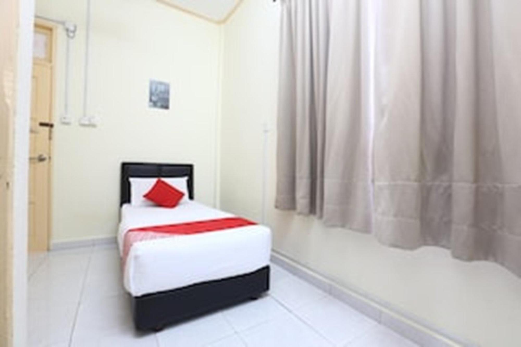 Super Oyo 89640 Hotel Pelangi Marang Exterior foto